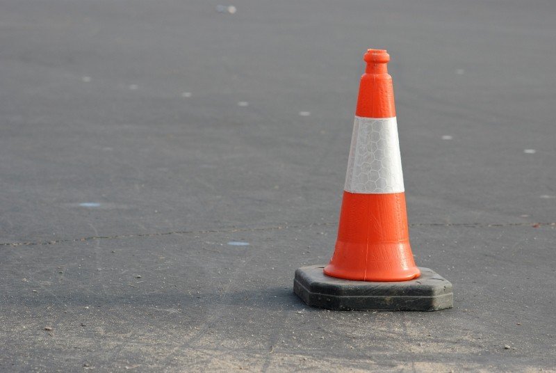 Ilustracja do artykułu caution-cone-orange-traffic-white-warning-road.jpg